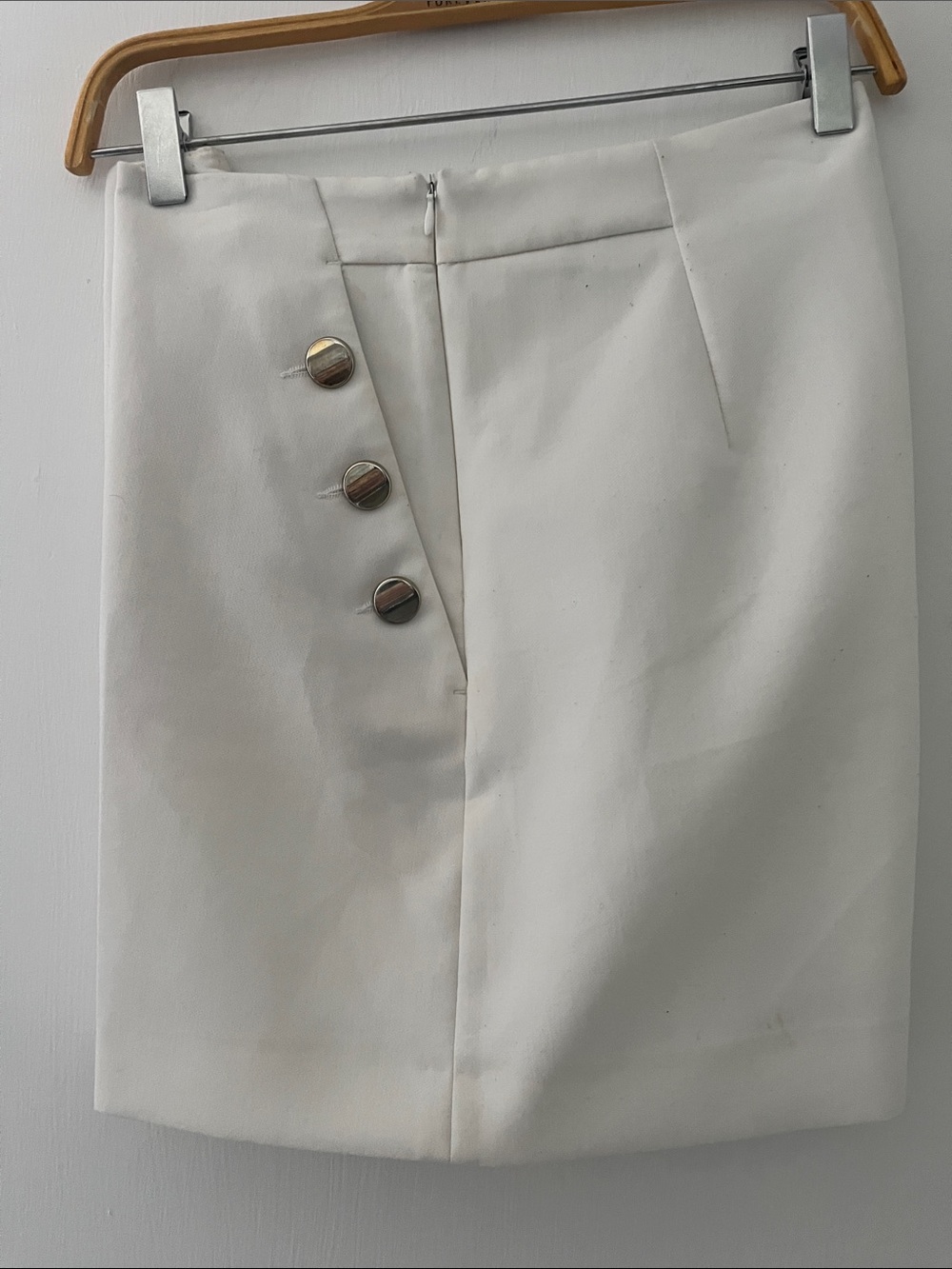 Zara White High-Waist Skort with Metallic Side Buttons